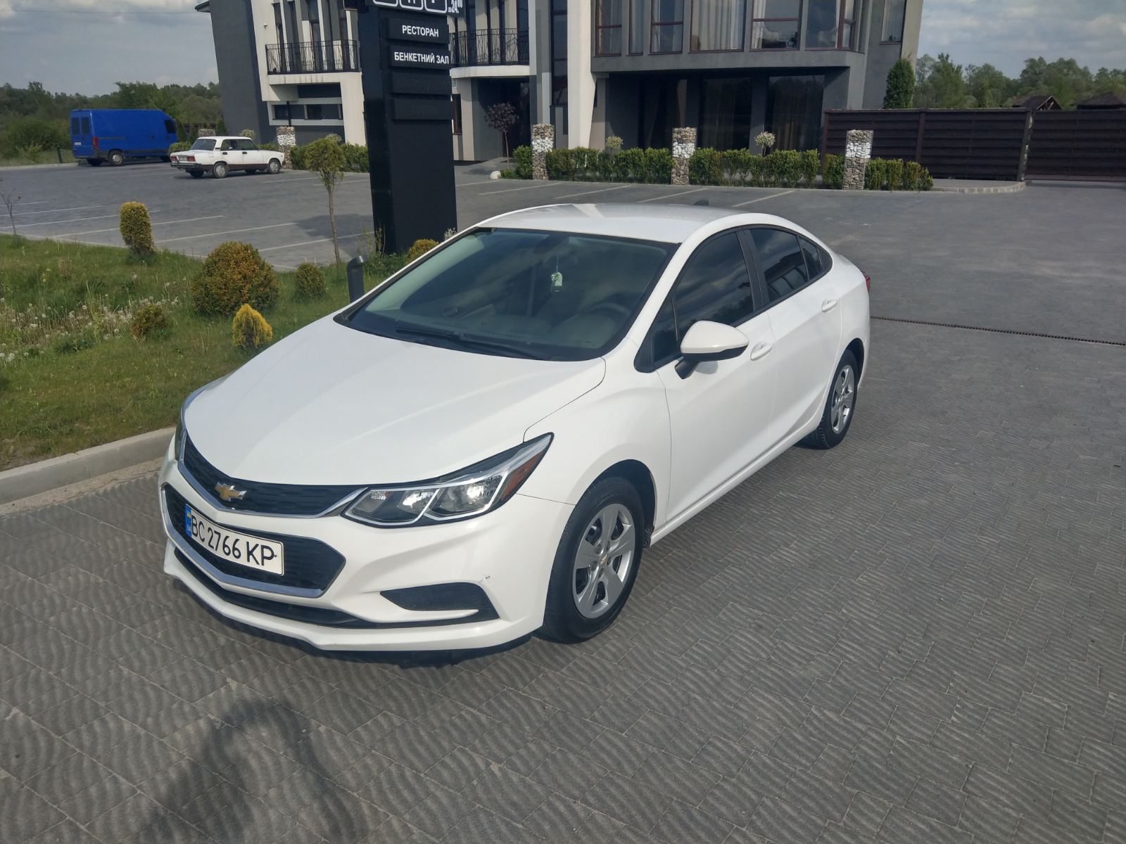 2017 CHEVROLET CRUZE LS    $9800 Авто в Україні